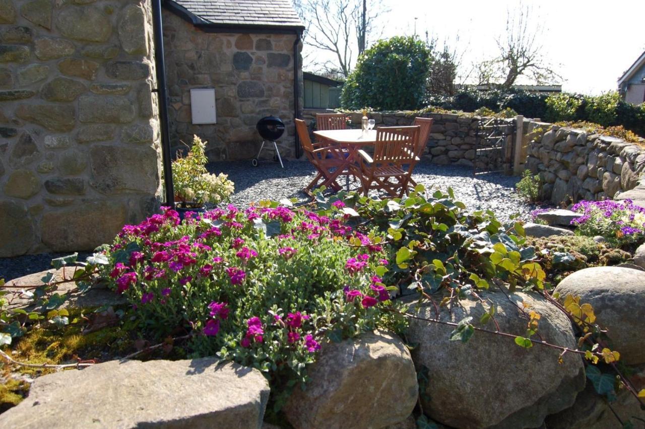 Anneddle In Talybont, Near Barmouth * Tal-y-bont (Ceredigion)